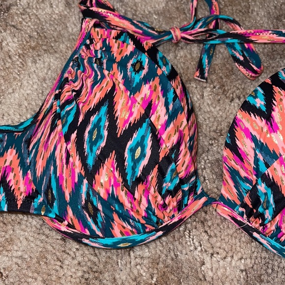 Aztec Design Ruffle Bottom Bikini - Picture 2 of 3